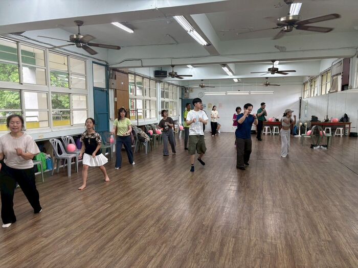 本系有氧街舞隊前往北投社區大學與民眾進行健康互動（115.04.11）圖片